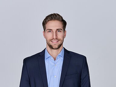 Valentin Erler: Fachanwalt für Versicherungsrecht