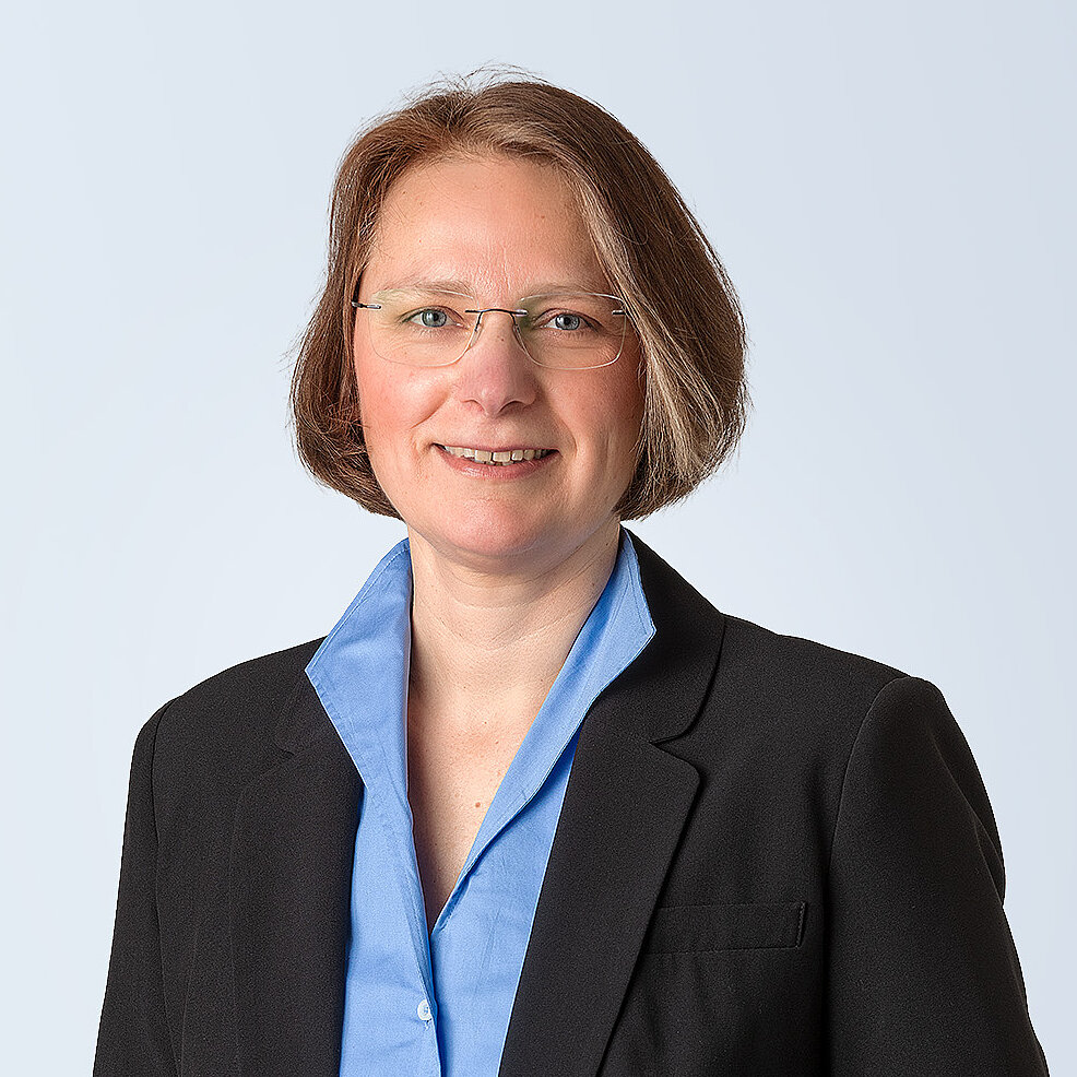 Dr. Simone Claußen, LL.M. (Southampton)