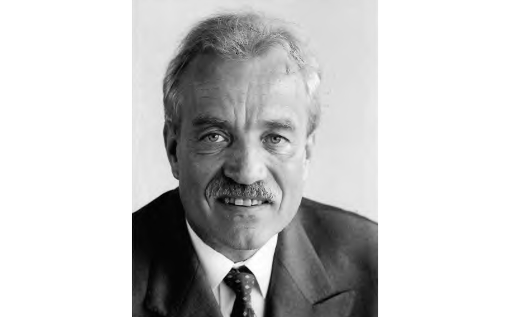 Das ist ein Bild von Dr. Peter Bach.