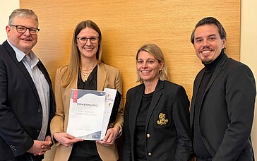 Urkundenübergabe in München