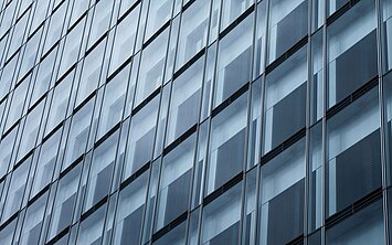 Lehmann trägt beim VersicherungsForum zur allgemeinen Haftpflichtversicherung und zum Schadenersatzrecht vor