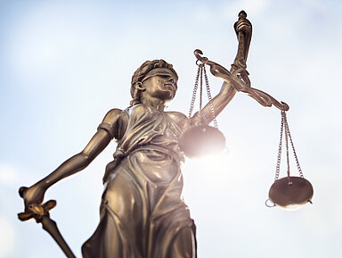 Bloße Umsatzeinbußen bei im Übrigen aufrecht erhaltenem Geschäftsbetrieb begründen keinen Versicherungsfall